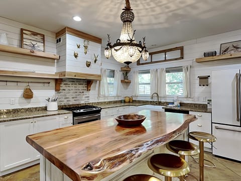 Kitchen or kitchenette, Seating area, furniture, stove, kitchen