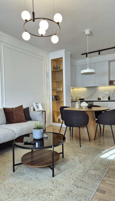 TV and multimedia, Kitchen or kitchenette, Living room, Seating area, Dining area