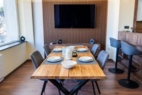 Living room, Dining area