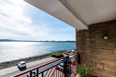 Natural landscape, Balcony/Terrace, River view, Sea view