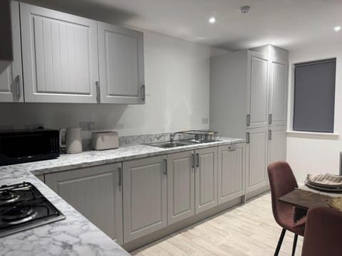 Modern & Elegant with Free Parking & Balcony Apartment in South Cambridgeshire District