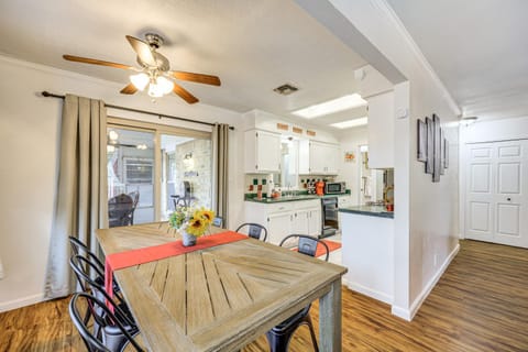 3 Mi to Randolph AFB Family Home with Poker Table! House in San Antonio