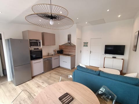 Kitchen or kitchenette, Living room