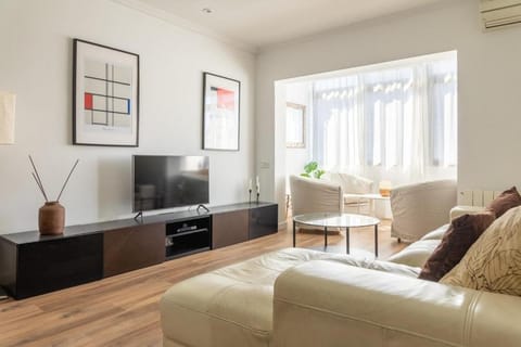 Communal lounge/ TV room, TV and multimedia, Living room, Seating area