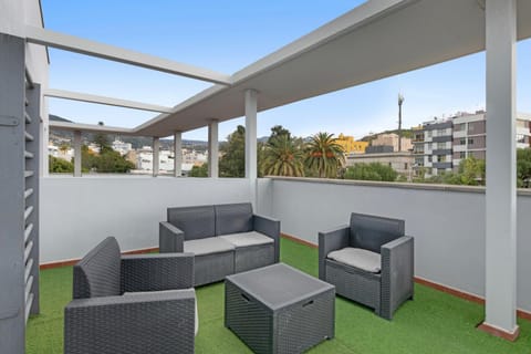 Property building, Balcony/Terrace, Living room