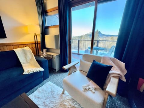 Lutsen Mtn Ski in Ski out Pool Hot Tub Fire Pit House in Lutsen