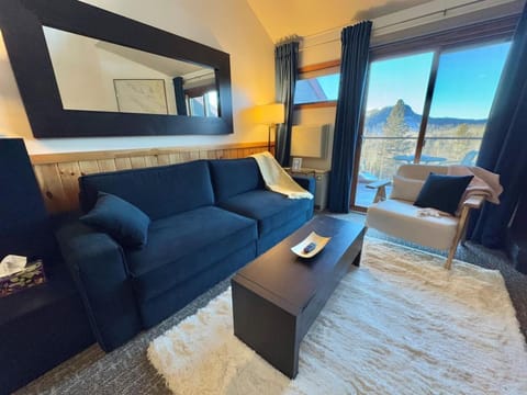 Lutsen Mtn Ski in Ski out Pool Hot Tub Fire Pit House in Lutsen