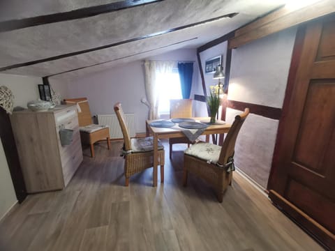 Kitchen or kitchenette, Seating area, Dining area