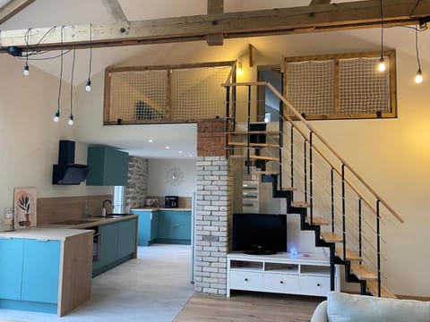 Kitchen or kitchenette, Living room