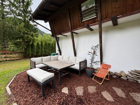 Property building, Patio, Spring, Day, Garden, View (from property/room), Balcony/Terrace, Seating area, Garden view