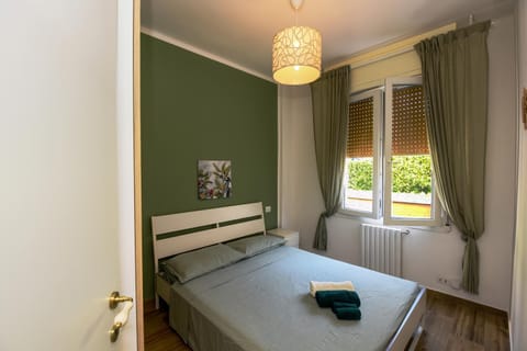 Bed, View (from property/room), Photo of the whole room, Bedroom, Inner courtyard view, furniture, heating, internet, towels