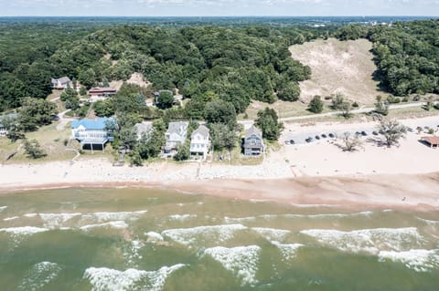 North Shore Private Beach Frontage House in Wisconsin