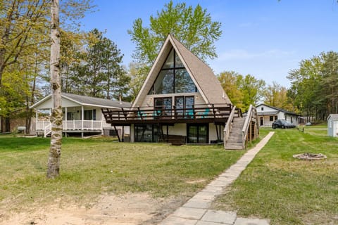 Loch Nez, a spacious 3-bedroom home in Silver Lake, MI House in Wisconsin