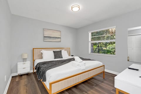 Cozy Villa with Spacious Outdoor Space House in Orange City