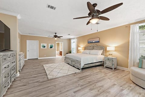 4br House-Pets-Yard-Bay Access House in Gulf Shores