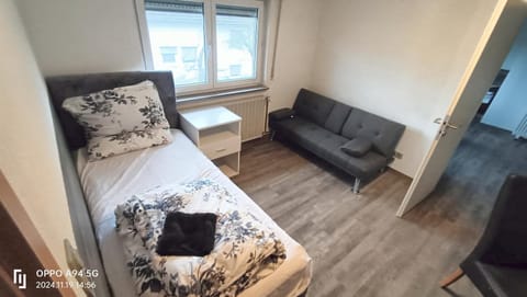 FMI 74,Sulzbach Apartment in Frankfurt