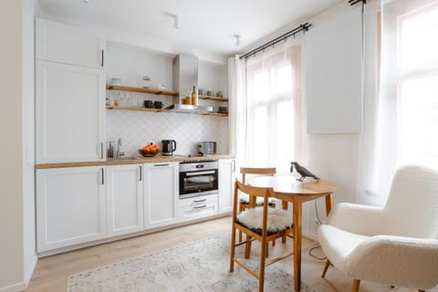 Coffee/tea facilities, Kitchen or kitchenette, Living room, Seating area, Dining area, dishwasher, oven, pet friendly, toaster
