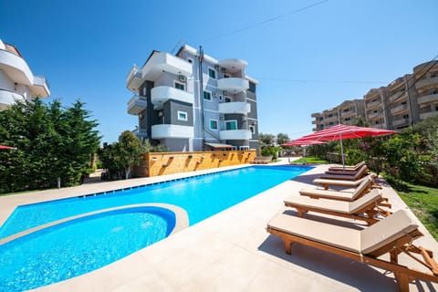 Facade/entrance, Swimming pool