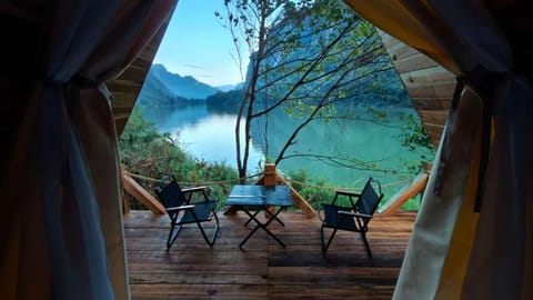 Patio, View (from property/room), Balcony/Terrace, Lake view, Mountain view, River view