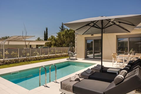 Pool view, Swimming pool, sunbed
