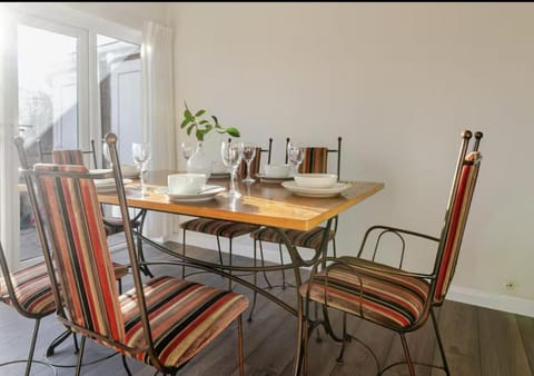 Happy Day 温馨小居-Walk to Warwick Uni & Cannon Park in Coventry that offers free parking Villa in Coventry