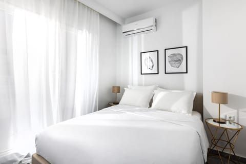 Bed, Photo of the whole room, Bedroom, air conditioner