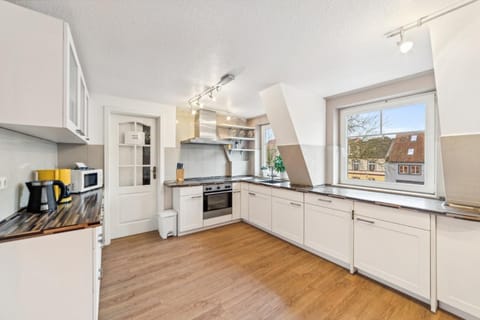 Coffee/tea facilities, Kitchen or kitchenette, dishwasher, oven, pet friendly, stove, toaster