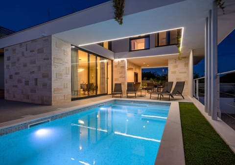Seating area, Swimming pool
