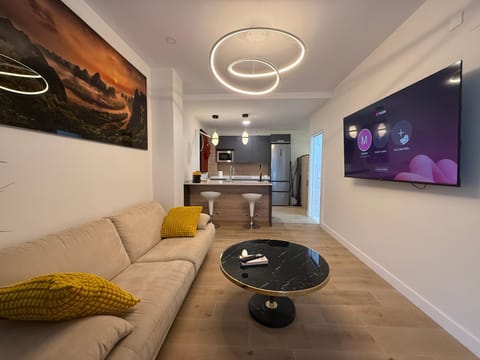 TV and multimedia, Kitchen or kitchenette, Living room