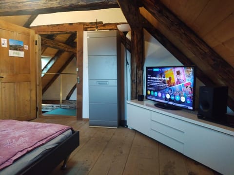 Gurten Galerie Zimmer CLOSE Apartment in City of Bern