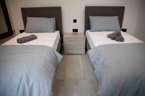 Flat 2, stay close to Countryside & Beaches Apartment in Saint Paul's Bay