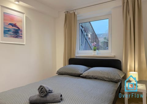 Coral Room - 1 km to Baltic Sea & 15 Minutes to Gdańsk Old Town Vacation rental in Gdansk