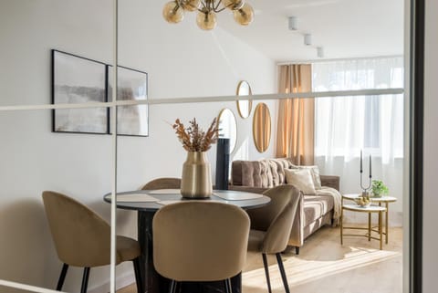 Living room, Decorative detail, Dining area