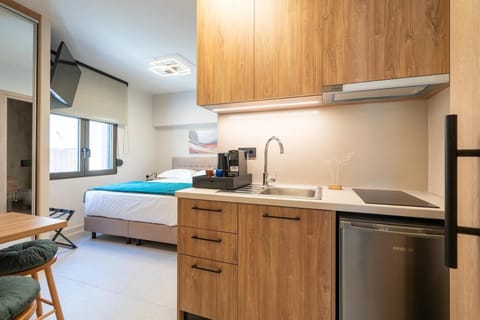 Kitchen or kitchenette, Dining area, Bedroom