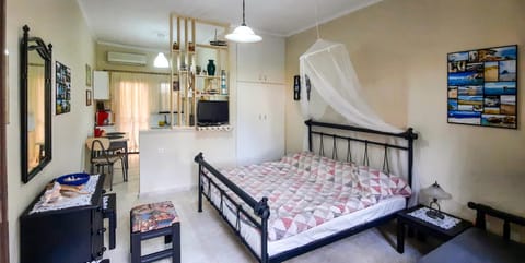 Bed, Seating area, Bedroom, Area and facilities, furniture, wardrobe