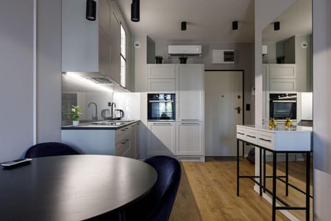 Coffee/tea facilities, Kitchen or kitchenette, Dining area, dishwasher, minibar, oven, pet friendly, stove, toaster