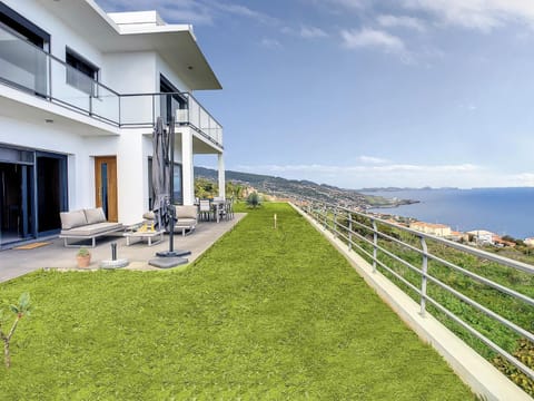 Property building, Garden, City view, Garden view, Sea view, Area and facilities