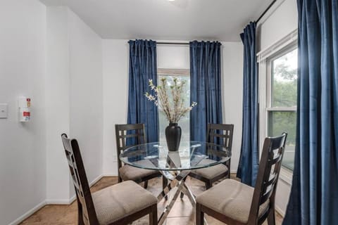 Pet-Friendly Furnished Apt Near EMU Free Parking apts Apartment in Ypsilanti