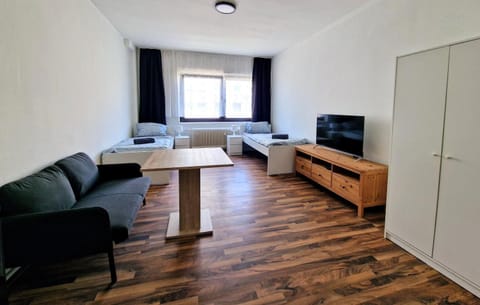 Bed, TV and multimedia, Photo of the whole room, Seating area