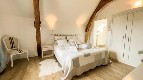 Bed, Photo of the whole room, Bedroom, towels, wardrobe