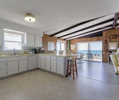 Beachfront cottage on North Shore Grand Haven House in Grand Haven