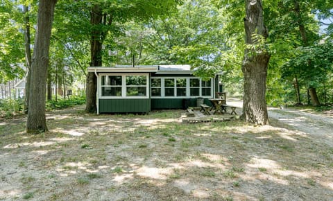 Whiskey Creek Cottage- Private Lake Michigan Beach Frontage House in Wisconsin