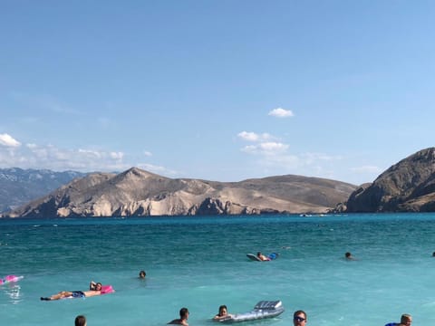 Steinhaus im Zentrum, 50 m zum Meer Apartment in Lika-Senj County