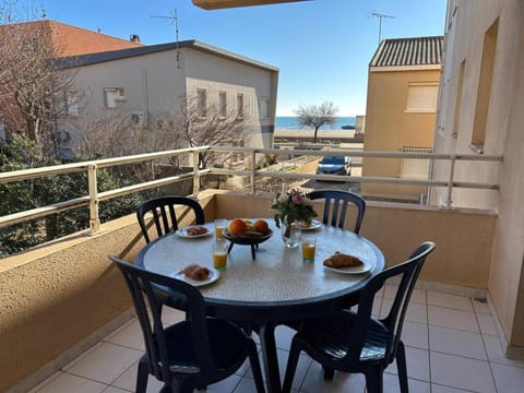 View (from property/room), Balcony/Terrace, Food and drinks, Dining area
