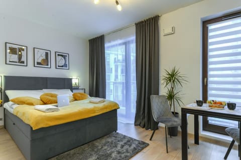 Bed, Living room, Photo of the whole room, Seating area, Bedroom