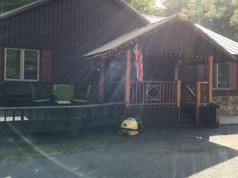 Adirondack Luxury Getaway House in Webb