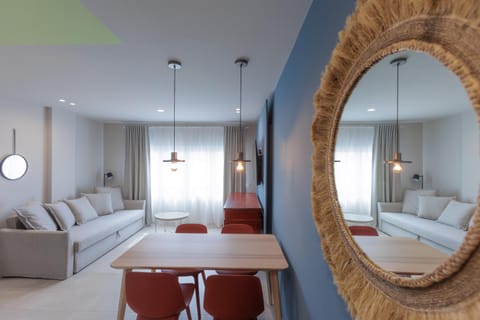 Living room, Seating area, Dining area