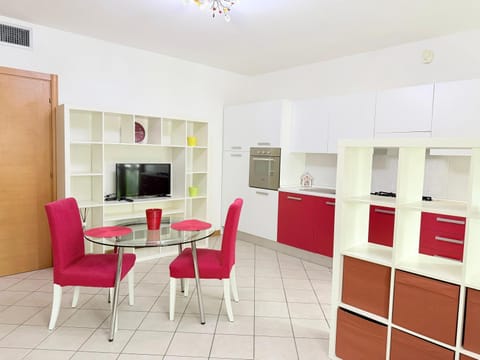 Kitchen or kitchenette, Seating area