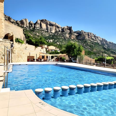 Nearby landmark, Day, Natural landscape, Mountain view, Pool view, Swimming pool, sunbed