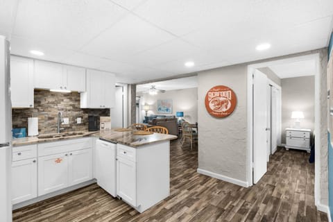 Sugar Beach C-8 (2/2) House in Lower Grand Lagoon